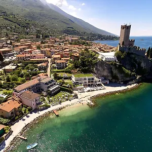 4* Hotel Castello Front